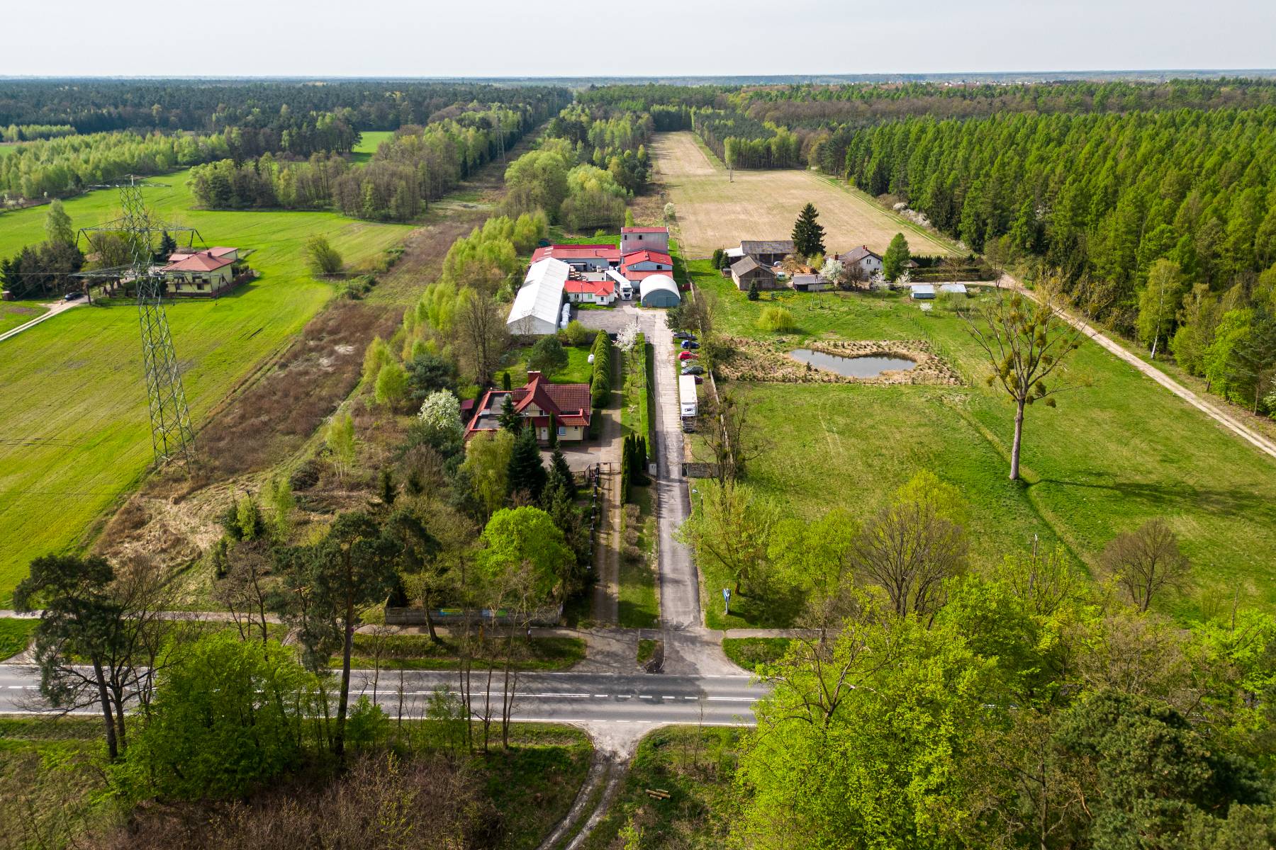 Siedziba EKO PLASTIK SYSTEM — widok z drona, Zdwórz k. Płocka